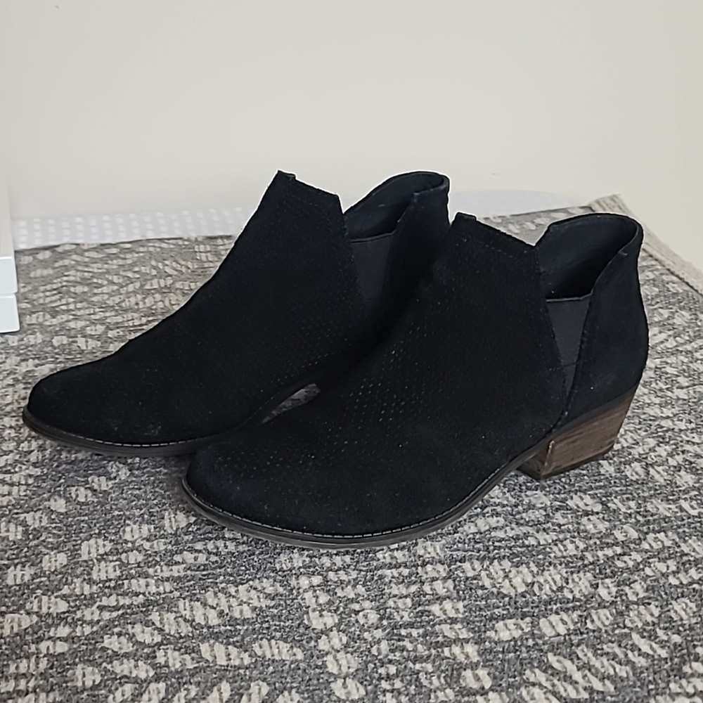 Crown Vintage black leather booties